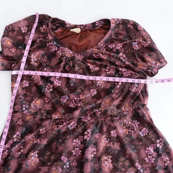 Vintage Maroon Floral Short Sleeve Flowy Midi Dress - Picture 6 of 14